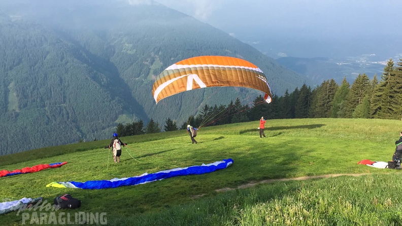 Luesen Paragliding-DH22 15-2629