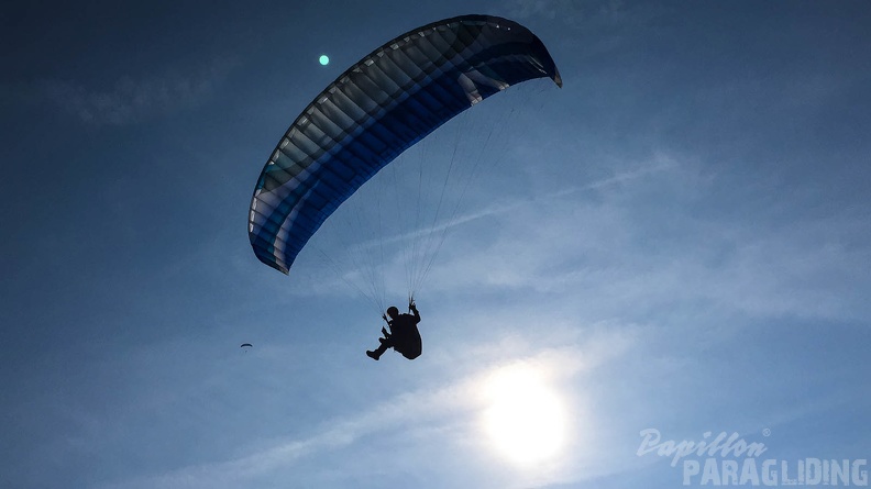 Luesen Paragliding-DH22 15-2745