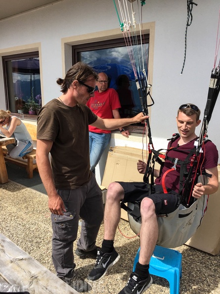 Luesen Paragliding-DH27 15-440