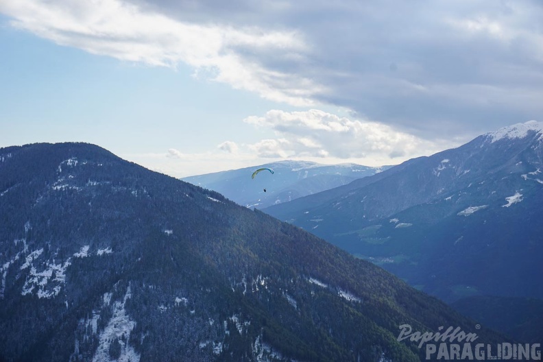 DH19.16-Luesen-Paragliding-124