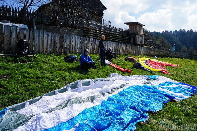 DH19.16-Luesen-Paragliding-148