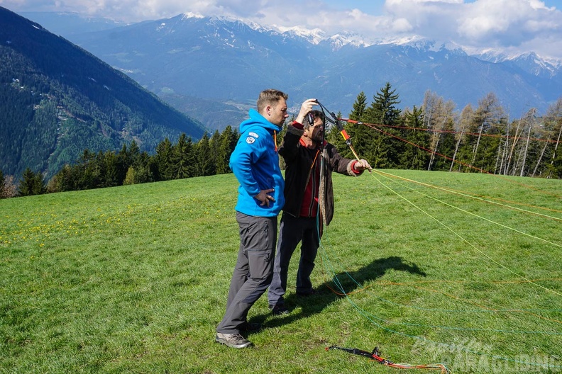 DH19.16-Luesen-Paragliding-162.jpg