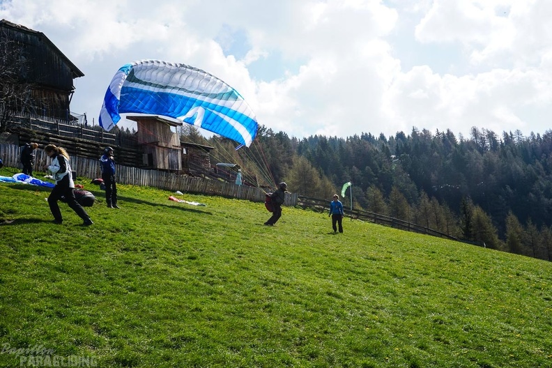 DH19.16-Luesen-Paragliding-218.jpg