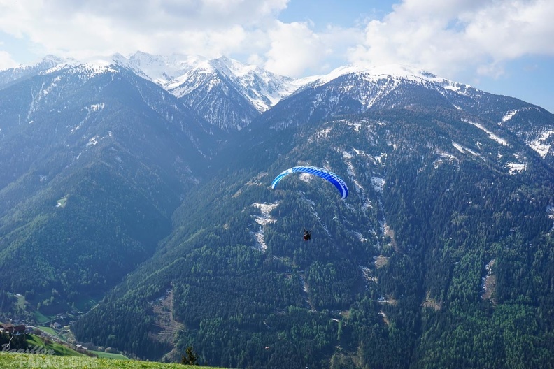 DH19.16-Luesen-Paragliding-222.jpg