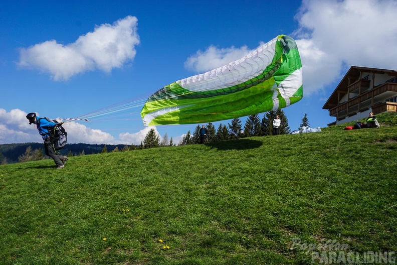 DH19.16-Luesen-Paragliding-229.jpg