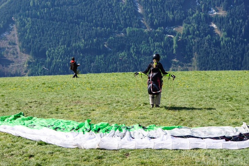 DH19.16-Luesen-Paragliding-244.jpg