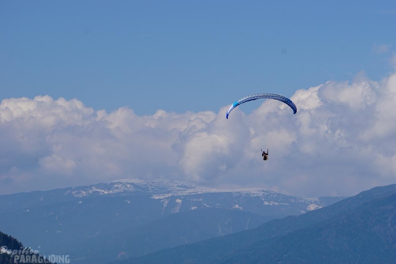 DH19.16-Luesen-Paragliding-253.jpg