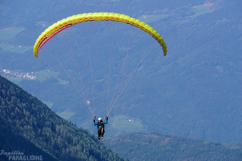 DH19.16-Luesen-Paragliding-286.jpg
