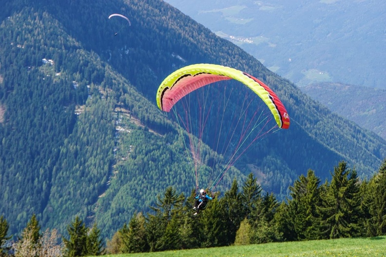 DH19.16-Luesen-Paragliding-288.jpg