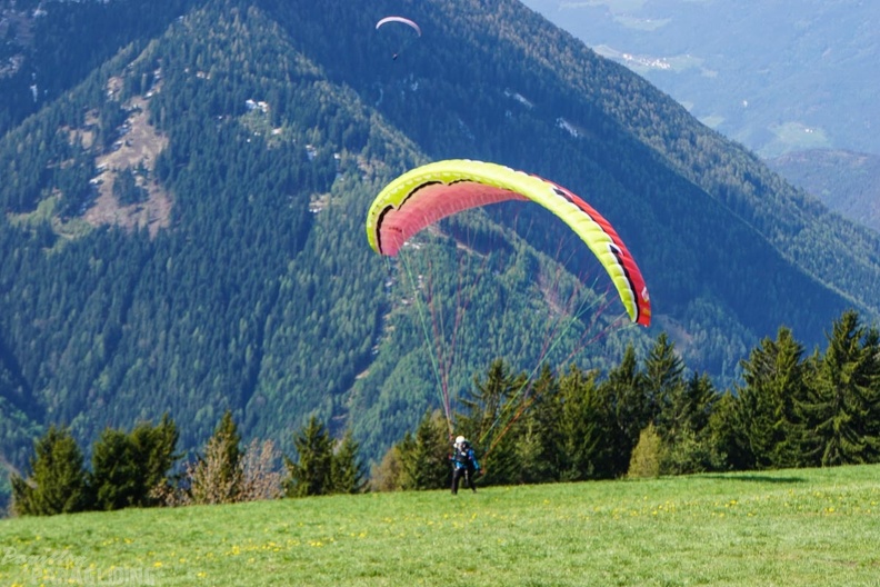 DH19.16-Luesen-Paragliding-289.jpg