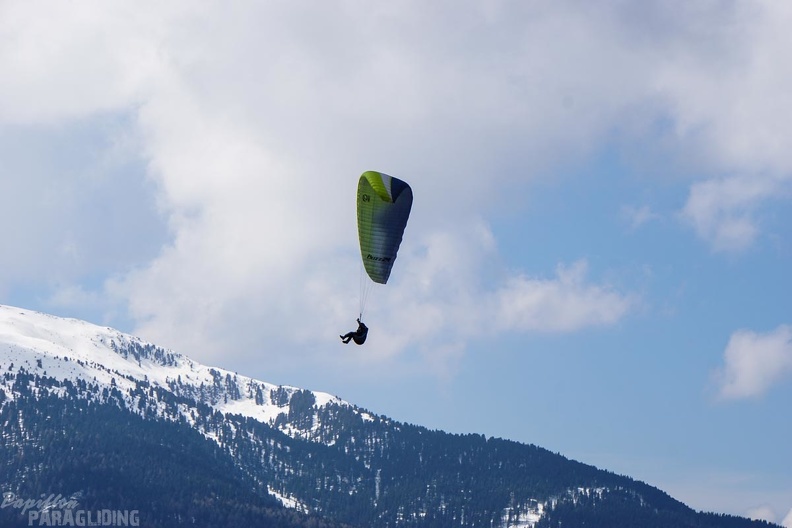 DH19.16-Luesen-Paragliding-297.jpg