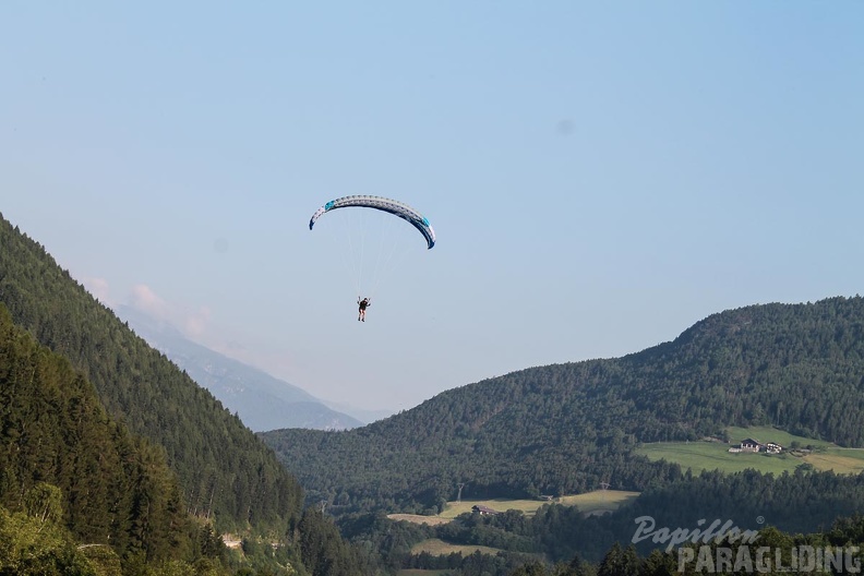 DH25.16-Luesen-Paragliding-1017