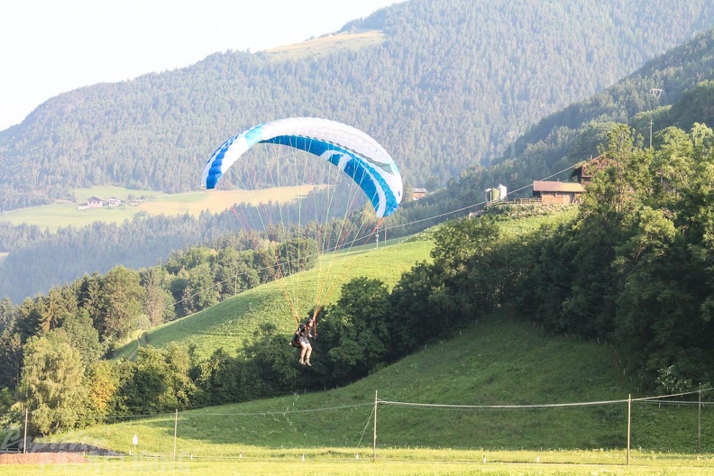 DH25.16-Luesen-Paragliding-1020