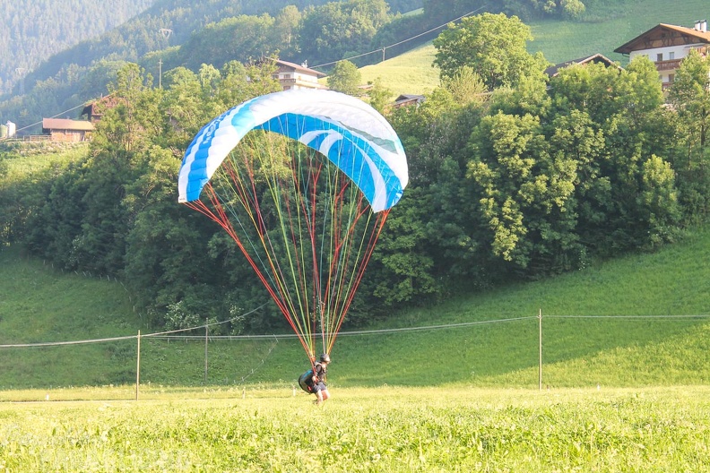 DH25.16-Luesen-Paragliding-1022.jpg