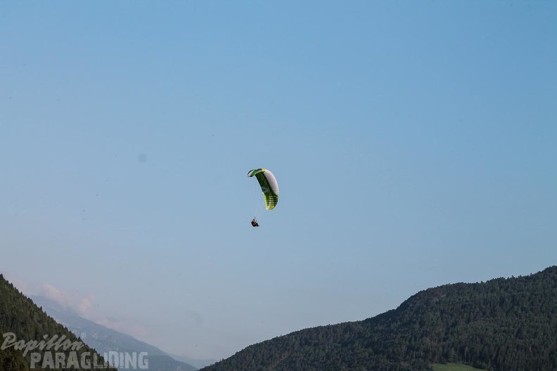 DH25.16-Luesen-Paragliding-1023