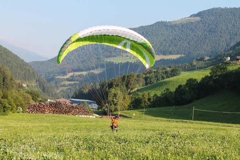 DH25.16-Luesen-Paragliding-1028.jpg
