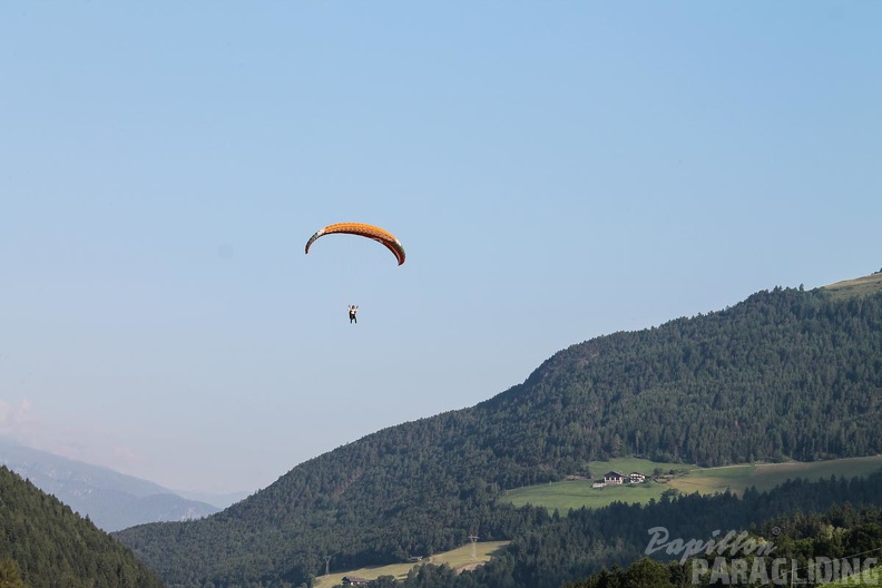 DH25.16-Luesen-Paragliding-1032.jpg