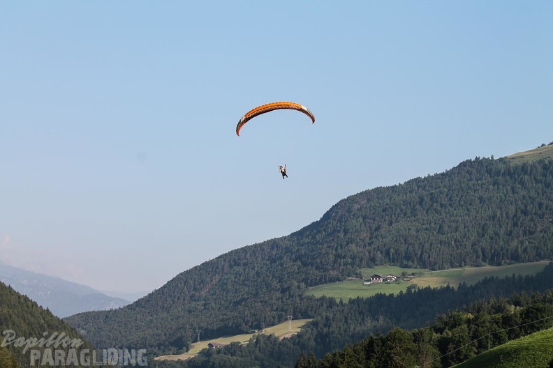 DH25.16-Luesen-Paragliding-1033