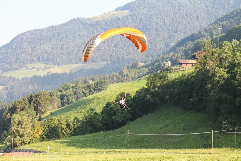 DH25.16-Luesen-Paragliding-1035
