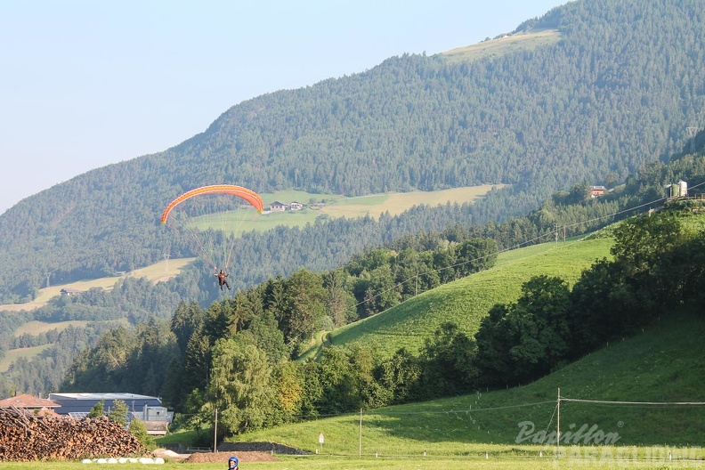 DH25.16-Luesen-Paragliding-1044