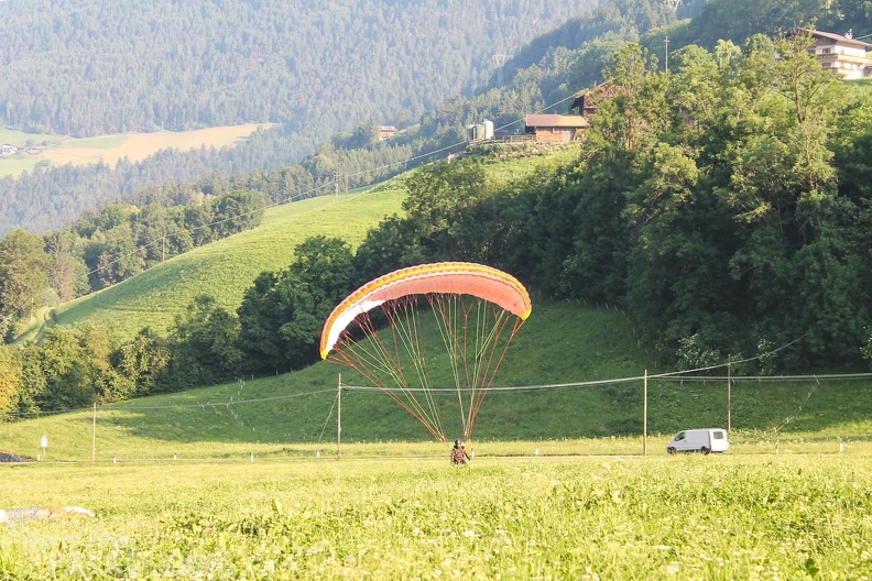 DH25.16-Luesen-Paragliding-1046.jpg
