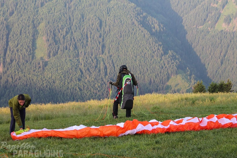 DH25.16-Luesen-Paragliding-1070