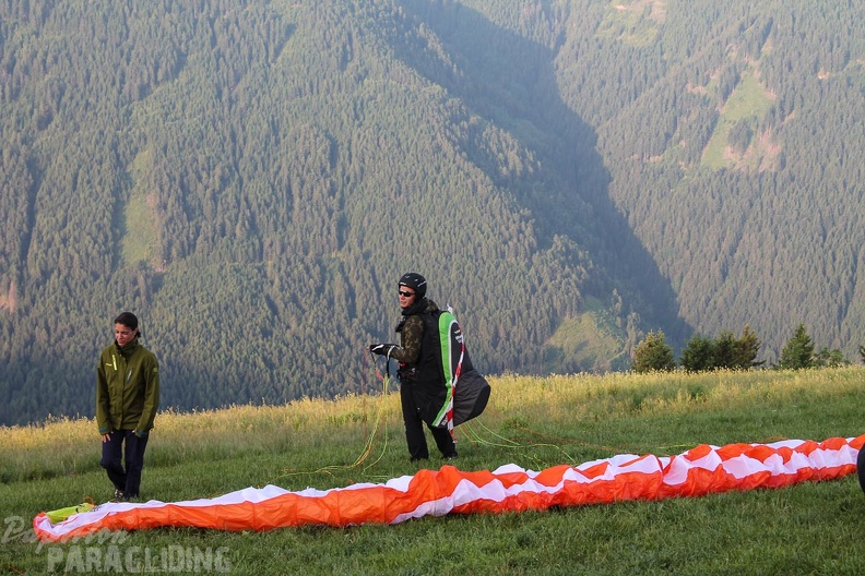 DH25.16-Luesen-Paragliding-1074.jpg