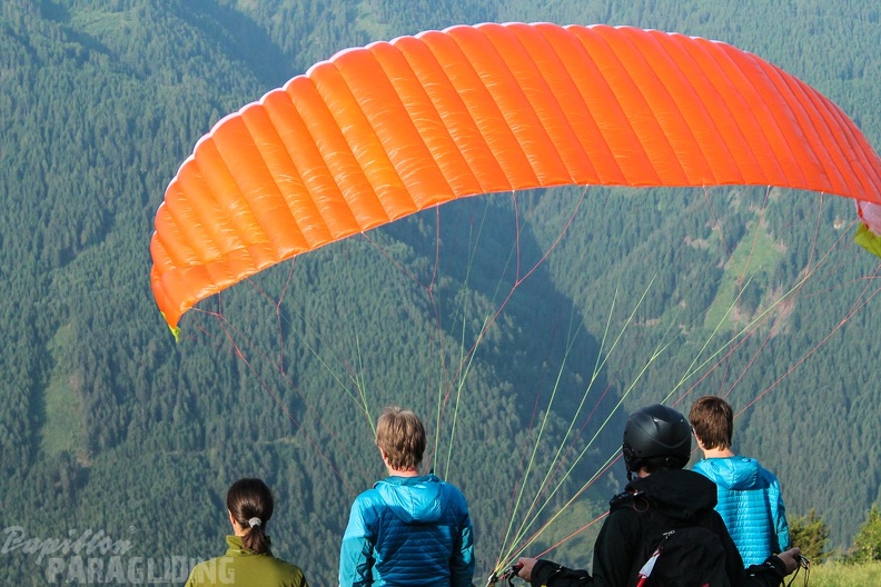 DH25.16-Luesen-Paragliding-1087