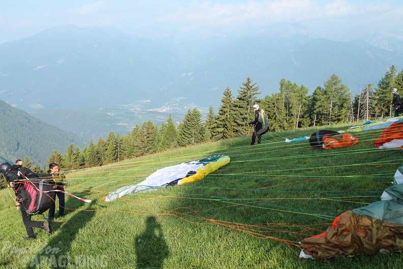 DH25.16-Luesen-Paragliding-1104.jpg