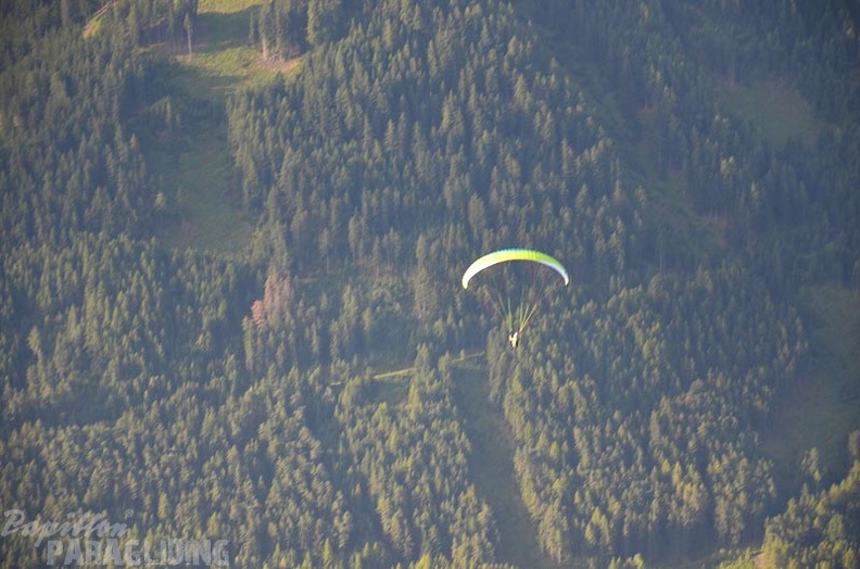 DH33.16-Luesen_Paragliding-1007.jpg