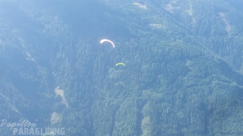 DH35.16-Luesen_Paragliding-1073.jpg