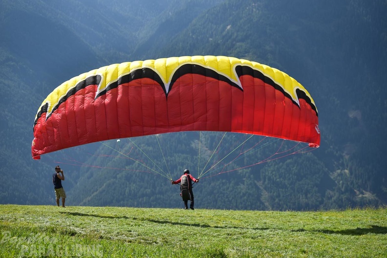 DH35.16-Luesen_Paragliding-1076.jpg
