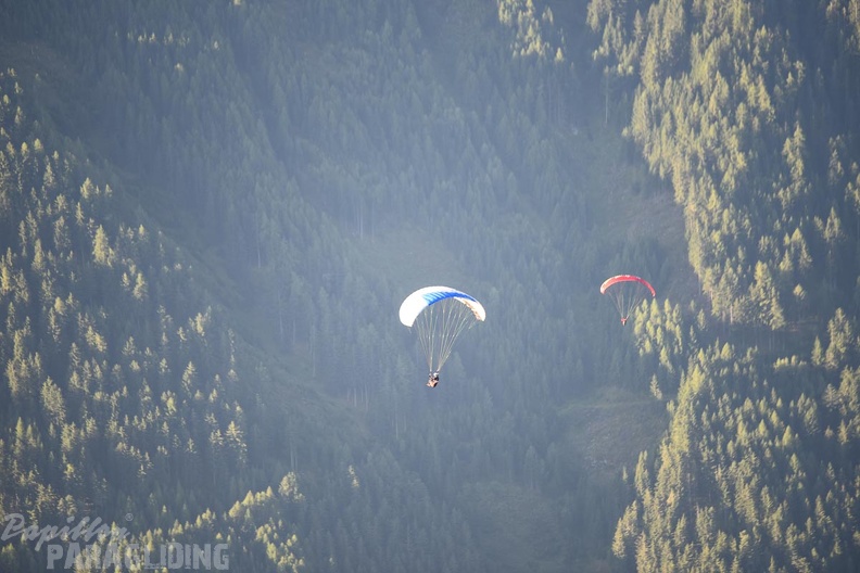 DH35.16-Luesen_Paragliding-1183.jpg