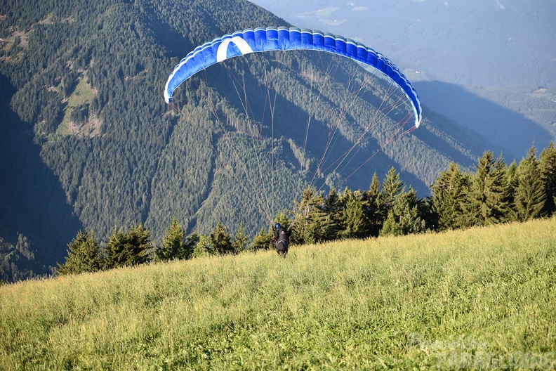 DH35.16-Luesen Paragliding-1184