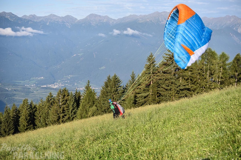 DH35.16-Luesen_Paragliding-1187.jpg