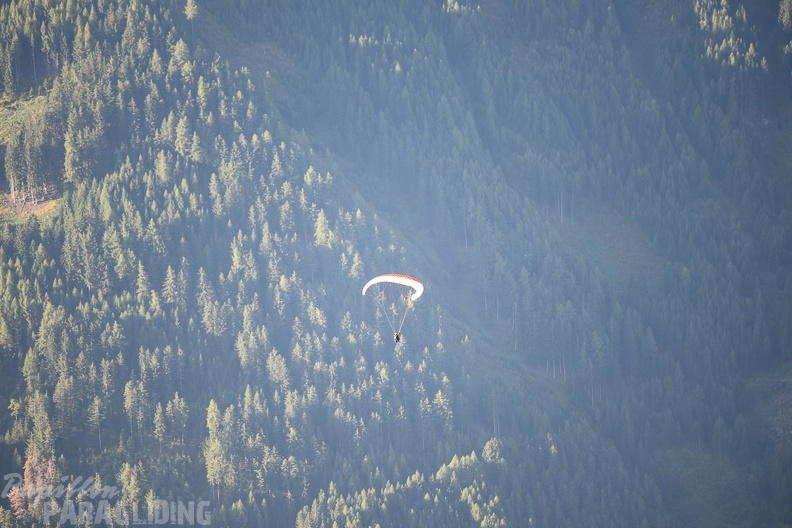 DH35.16-Luesen_Paragliding-1199.jpg