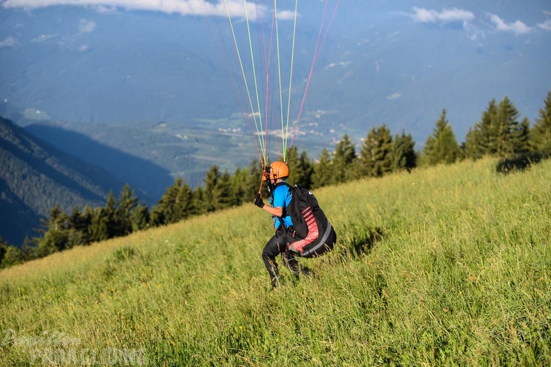 DH35.16-Luesen_Paragliding-1219.jpg