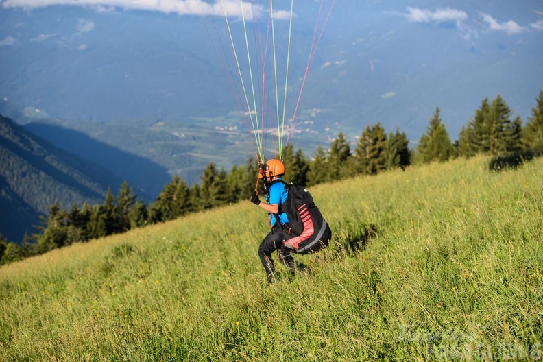 DH35.16-Luesen_Paragliding-1219.jpg