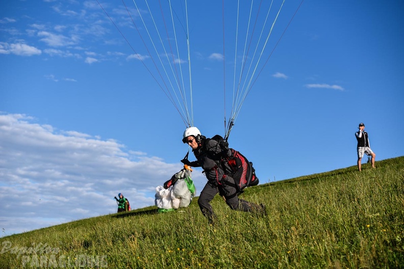 DH35.16-Luesen Paragliding-1227