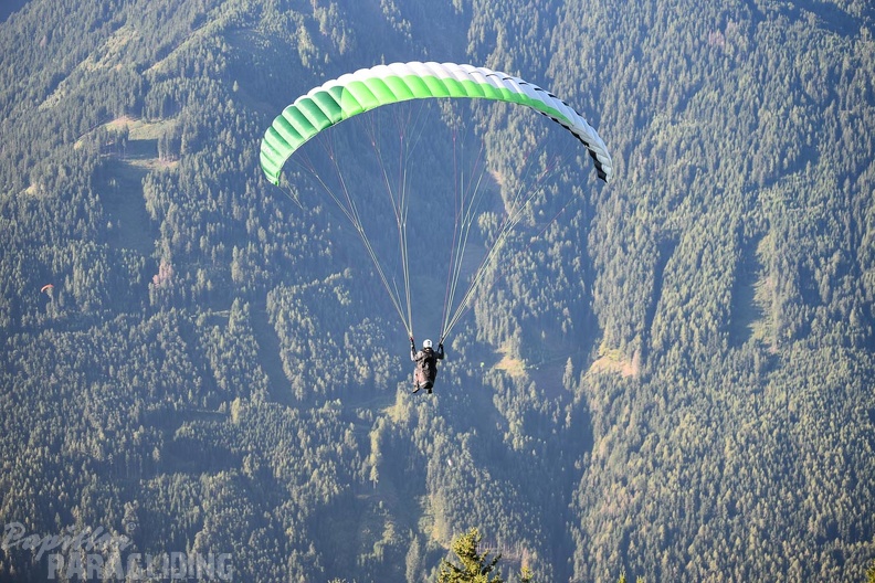DH35.16-Luesen Paragliding-1228