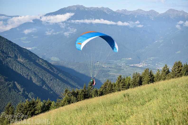 DH35.16-Luesen_Paragliding-1246.jpg