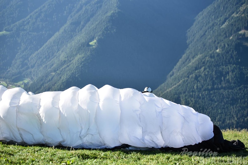 DH35.16-Luesen_Paragliding-1262.jpg