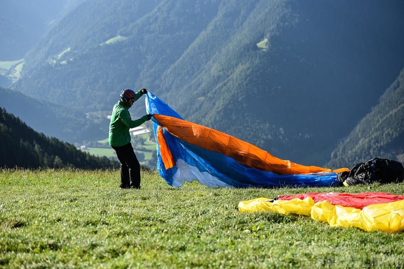 DH35.16-Luesen_Paragliding-1282.jpg