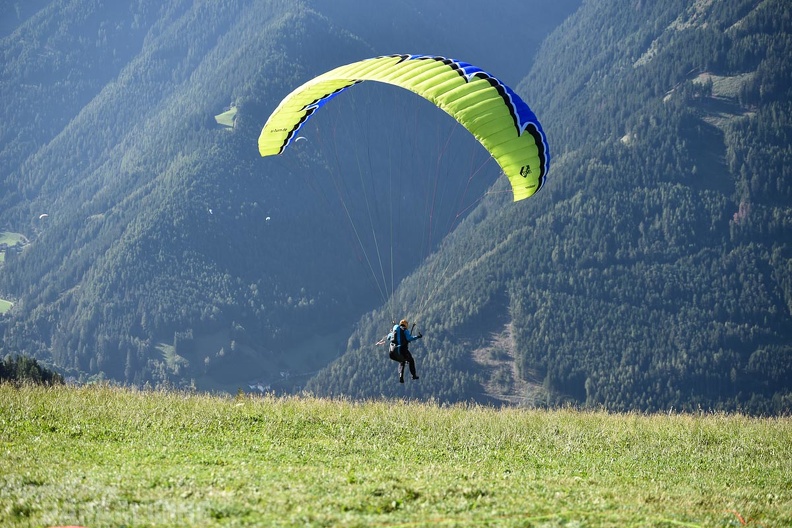 DH35.16-Luesen_Paragliding-1306.jpg