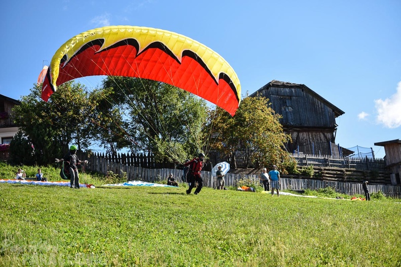 DH35.16-Luesen_Paragliding-1324.jpg