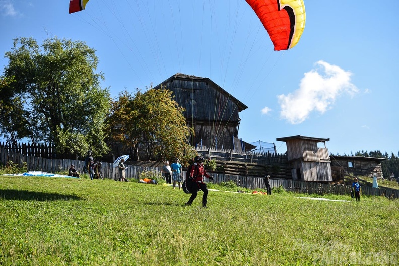 DH35.16-Luesen Paragliding-1327