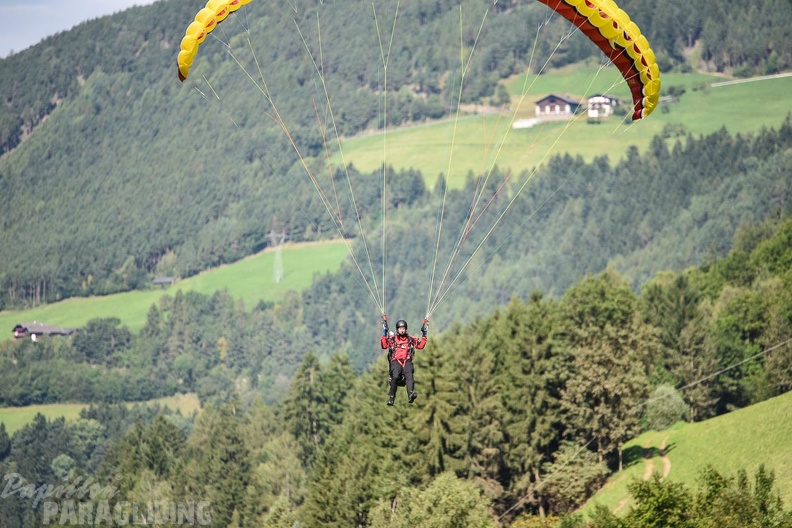 DH35.16-Luesen Paragliding-1430