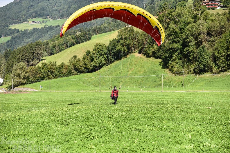 DH35.16-Luesen_Paragliding-1431.jpg