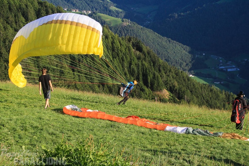 DH35.16-Luesen_Paragliding-1592.jpg