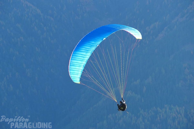 DH44.16-Luesen_Paragliding-110.jpg